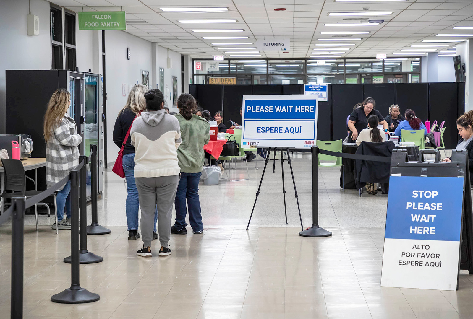 Community members lines up a CORE vaccination clinic in Chicago