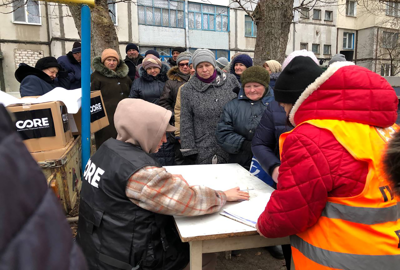 CORE delivered food, hygiene kits, medical supplies, and critical items for bomb shelters, such as heaters and generators for around 5,000 people in frontline towns in Eastern Ukraine. November 2023.